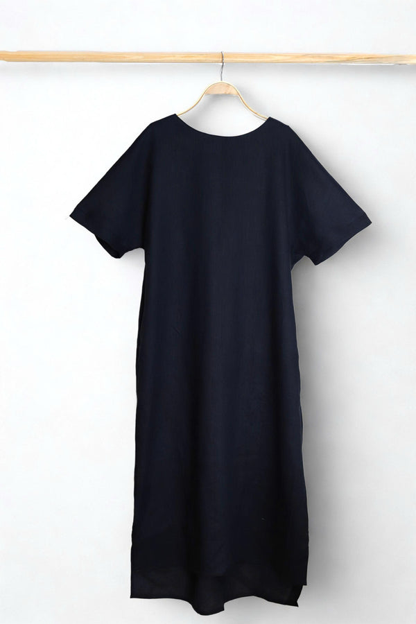Đầm Suông Xếp Ly Vải Linen – Nhẹ Mát, Thanh Lịch, Tôn Dáng Tự Nhiên