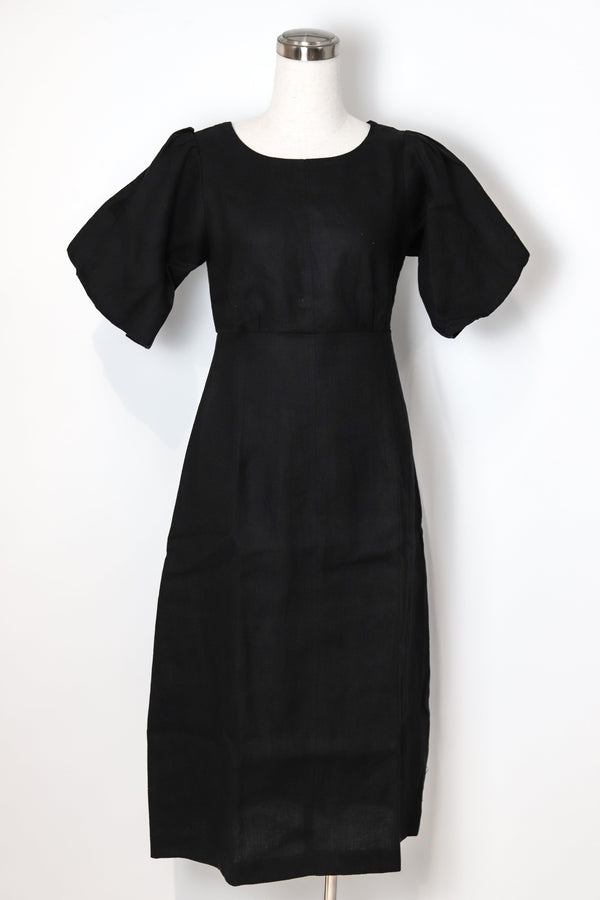 Đầm Tổng Tài Vải Linen – Phong Cách Quyền Lực, Thanh Lịch Và Thoáng Mát